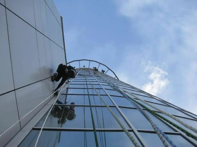 руспромальп москва. баку промальп. промышленный альпинизм. промышленный альпинист самара. сварщик высотник.