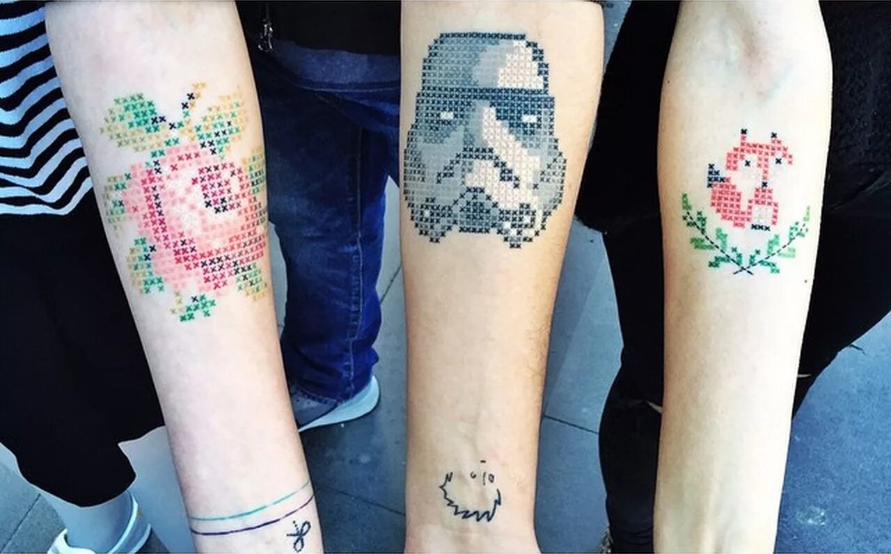 Татуировка крестиком. Тату в виде вышивки крестиком. Тату крестик. Славянский орнамент орепей тату. Тату белорусский узор.