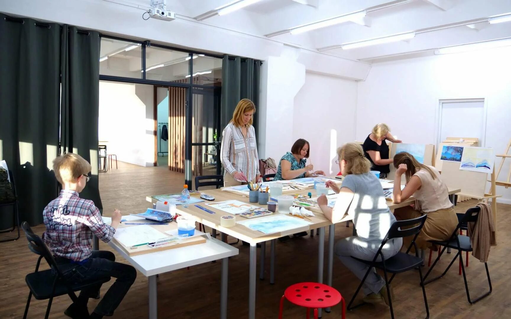 Самара арт пространство хендель. Станкозавод самара открытие. Амбар самара внутри. Человек в пространстве арт. Артист лофт самара.