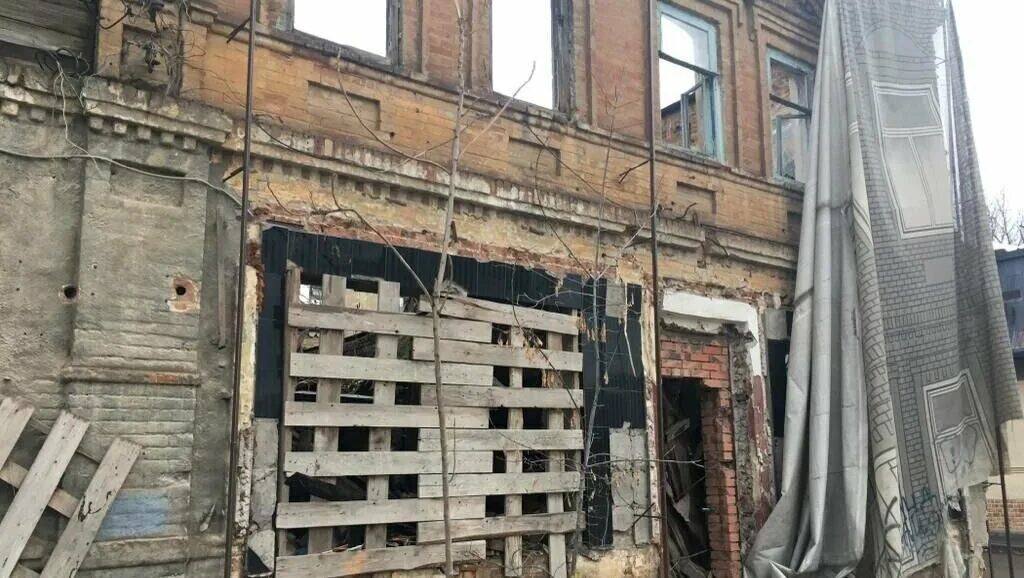 Обрушенное здание. Последствия обрушения зданий. Аварийное состояние лифтов. Дом рухнул в Ростове на Дону.