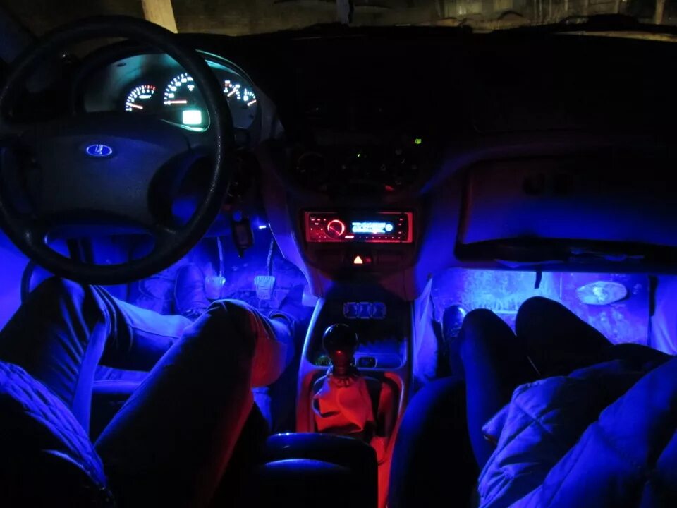 При включении загорается подсветка. Подсветка салона лачетти седан. подсветка ног калина 1.