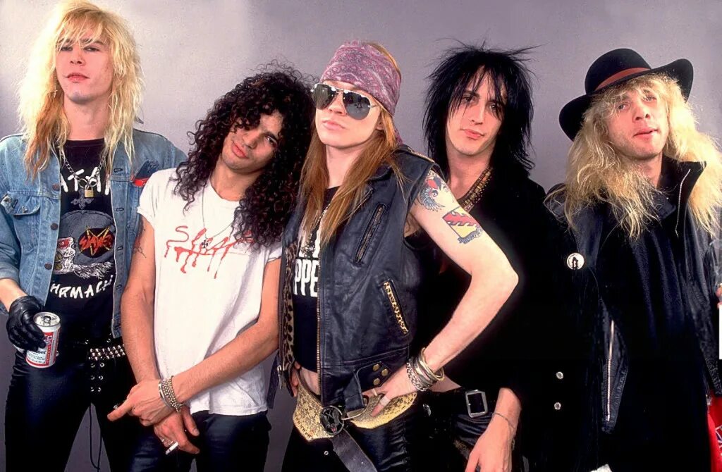 Слушать американский рок. Рок группа Ганс н Роуз. Группа Guns n’ Roses 2020. Guns n Roses 80. Duff MCKAGAN 1993.