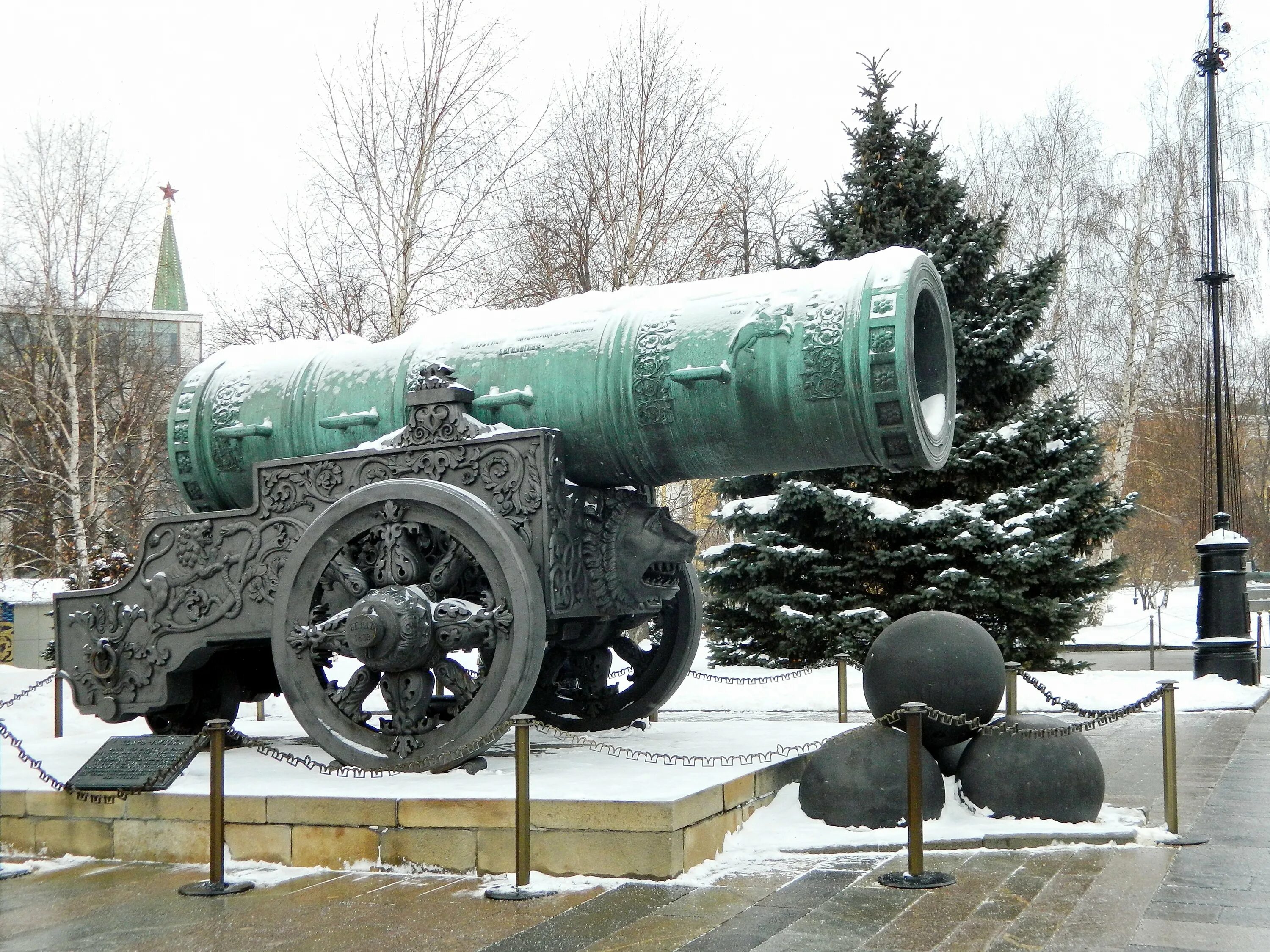 Москва Кремль царь пушка. Калибр царь пушки. Памятник царь пушка в Москве. Царь пушка Чохов 1586 г.