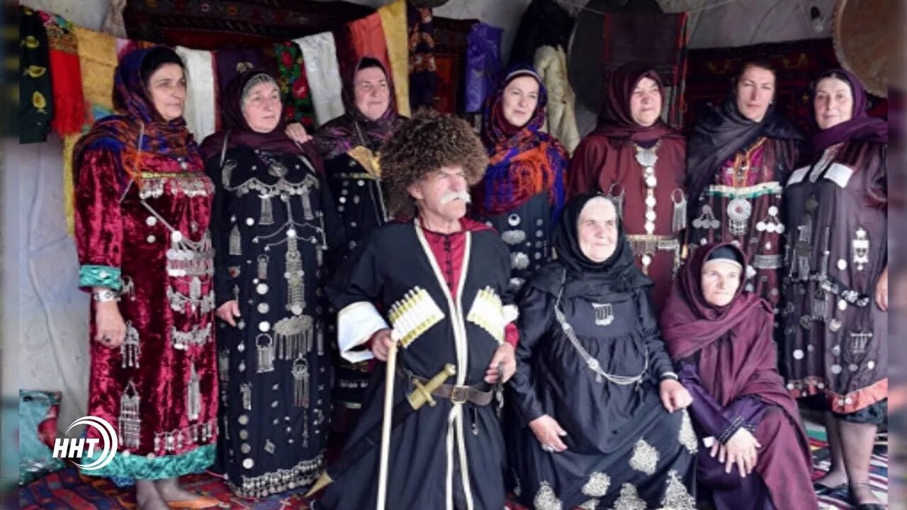Дагестанская национальная одежда. Национальные костюмы народов дагестана даргинцы. Национальный костюм народов дагестана даргинка. Обычаи и традиции народов дагестана. Аварцы традиции и обычаи.