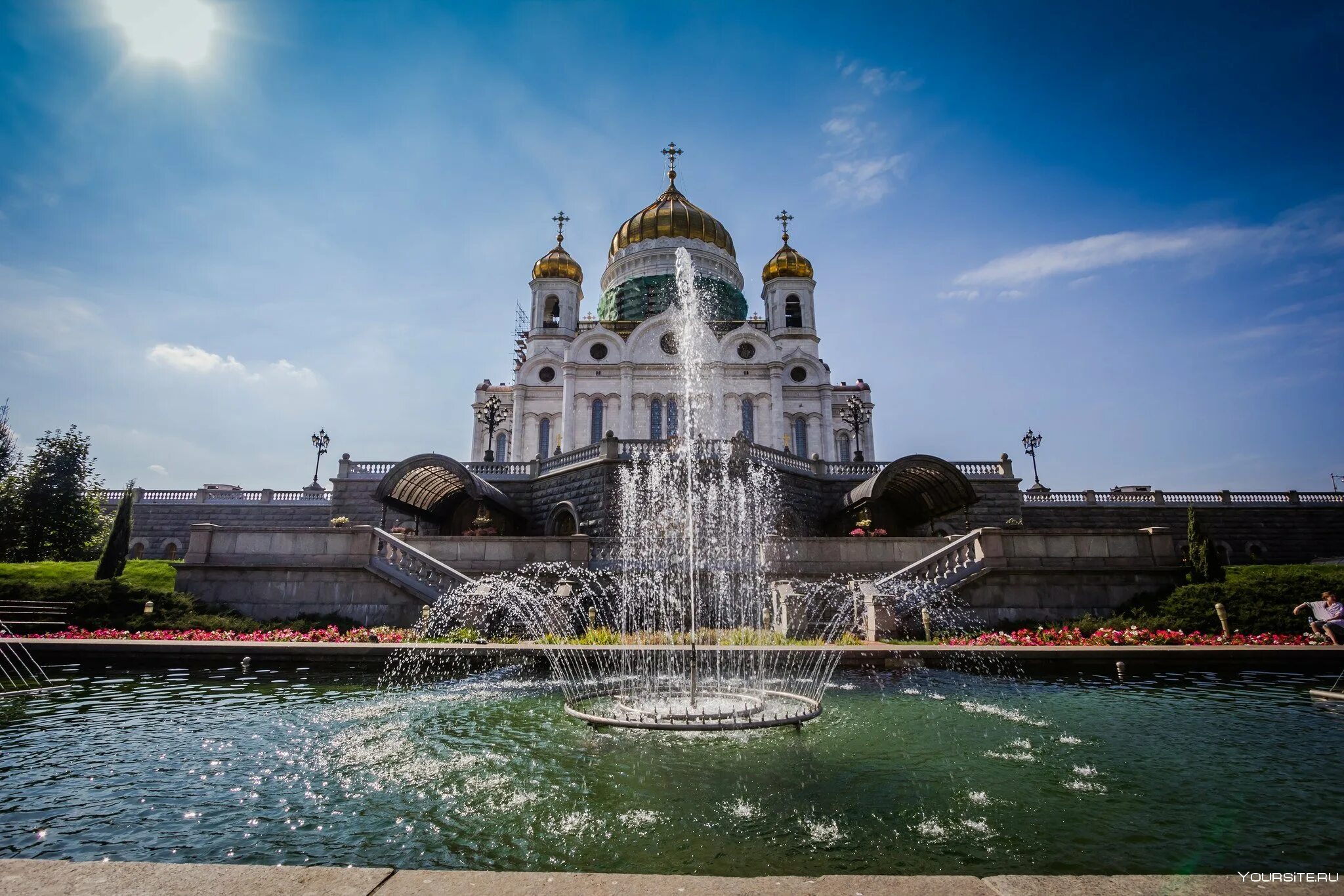 Храм христа спасителя в москве панорама. Храм христа спасителя парк. Храм христа спасителя парк. Храм христа спасителя летом. Храм христа спасителя.