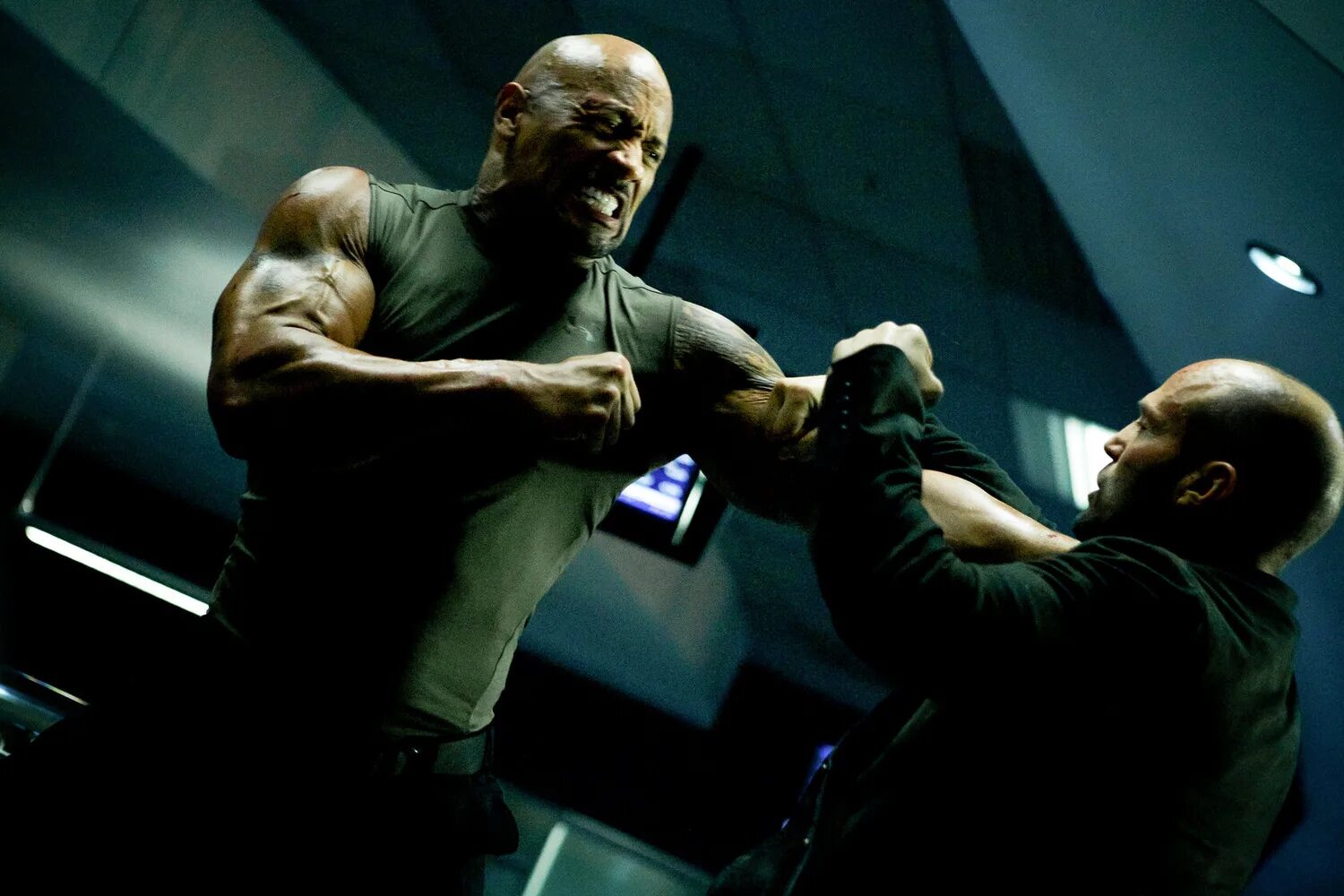 Форсаж 7 дата выхода. Форсаж 7 кадры из фильма. Дуэйн джонсон и джейсон стэтхэм форсаж. Форсаж 7 фильм 2015. Форсаж 7 дата выхода.