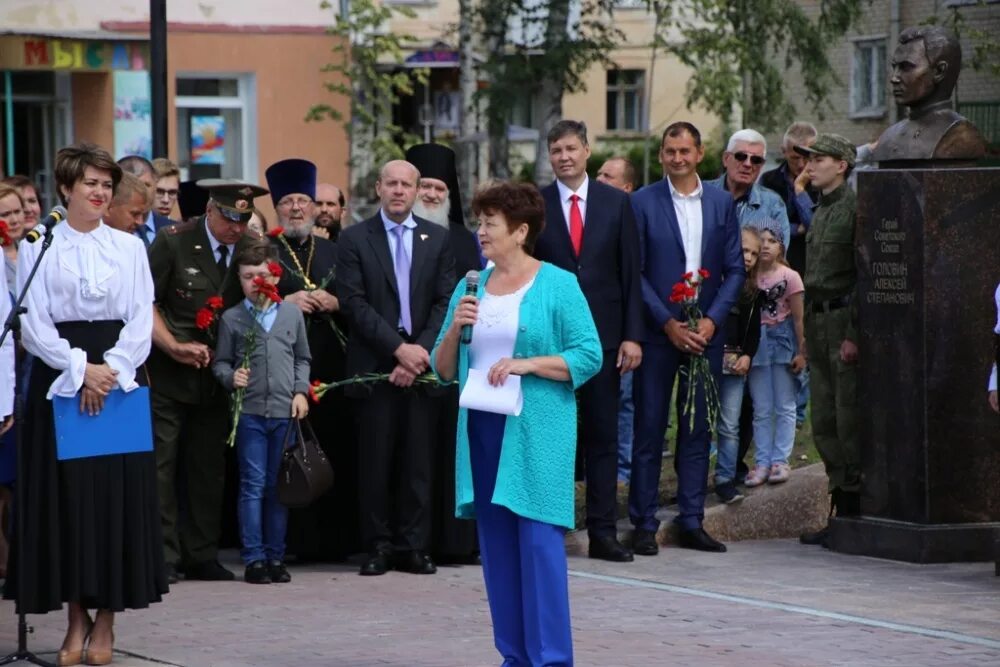 Новости усть катава сегодня подслушано. Аллея героев Катав-Ивановск. Аллея героев Катав Ивановск центр.