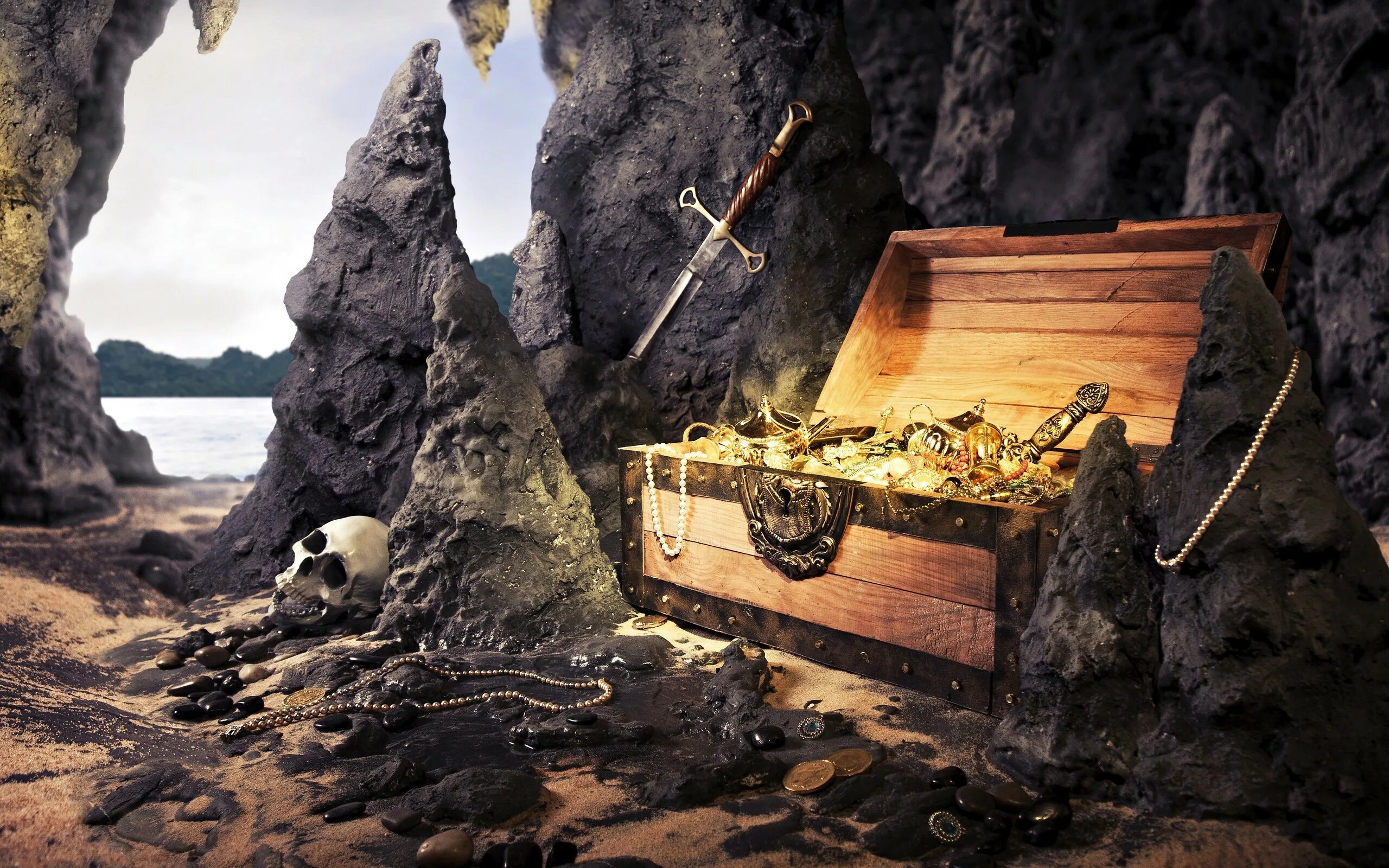 Где зарыт клад пиратов. Пираты Карибского моря сундук в пещере. Пираты Карибского моря пещера с золотом. Остров сокровищ сундук мертвеца. Сундук Монте Кристо.