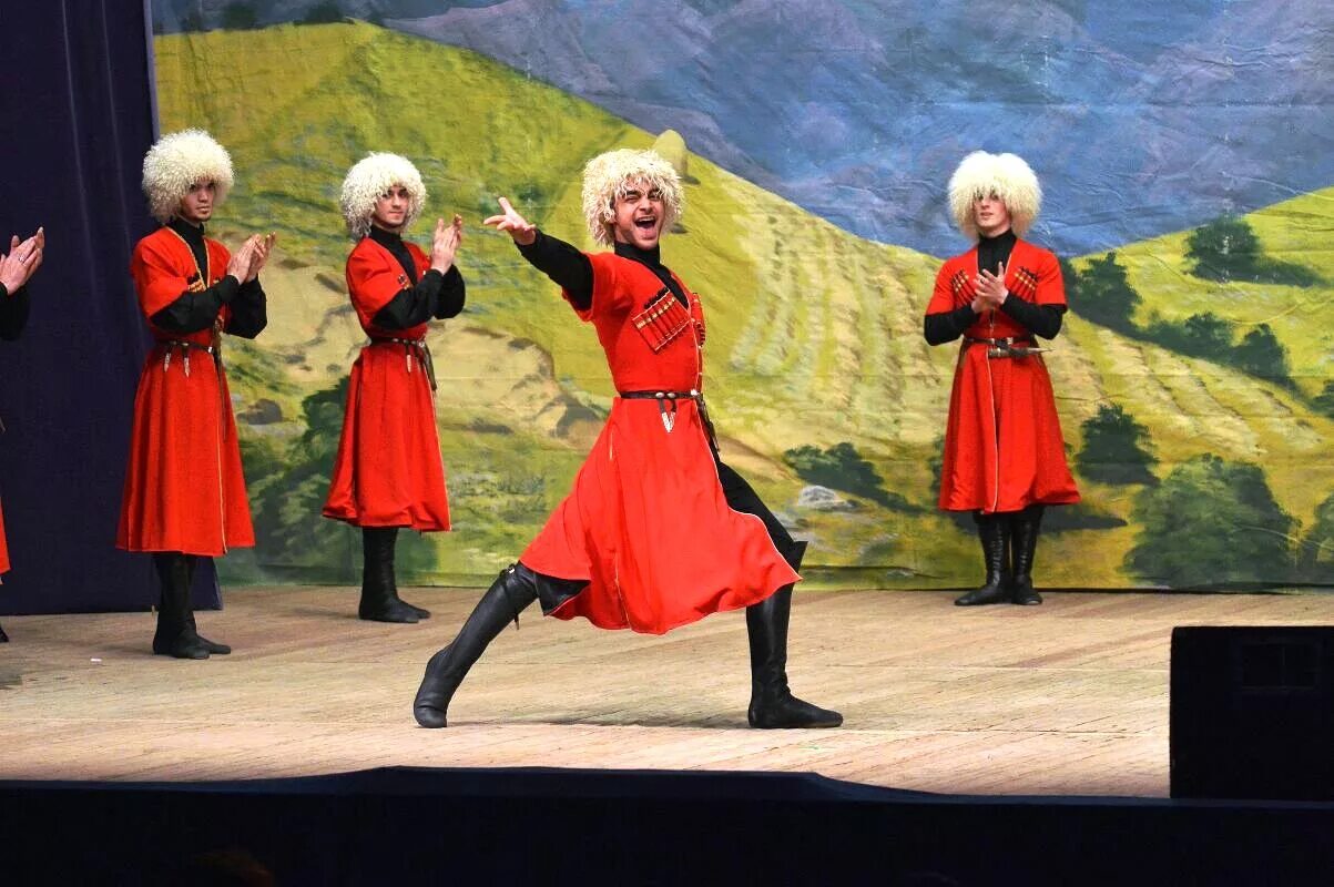 лезгинка танец. по сути джанага лезгинка. мисакциели грузия. по сути джанага лезгинка. национальные танцы дагестана.