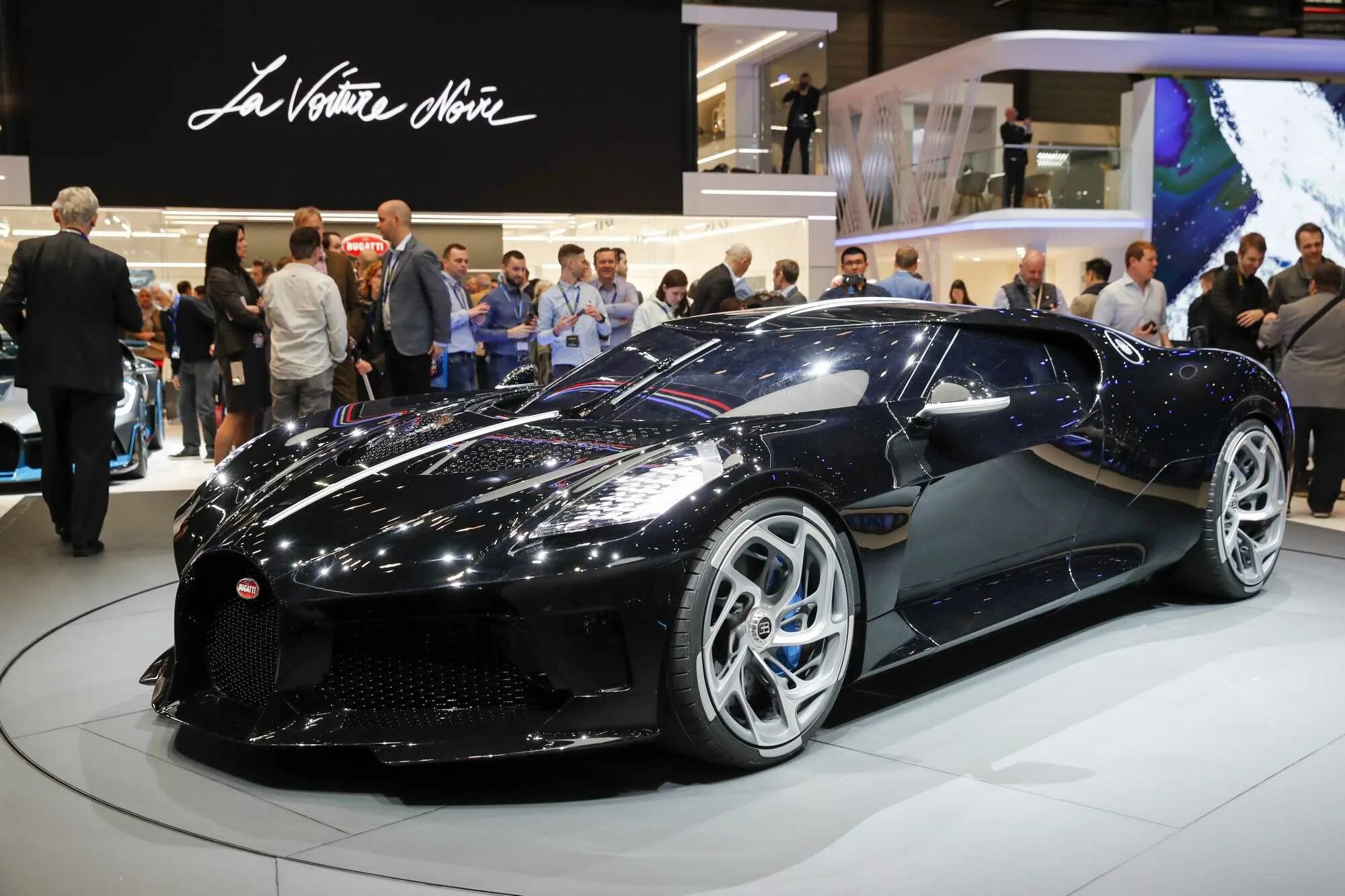 Бугатти Bugatti la voiture noire. Бугатти Тимати. Бугатти за 1000000. Новая Бугатти.