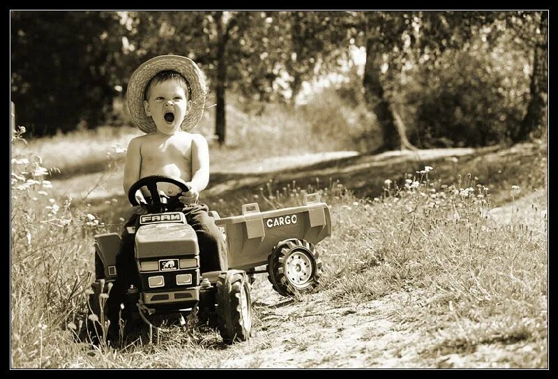 Семья колхозников снимок 1961. Крестьяне в колхозе. Колхоз лапоть. Колхоз красный лапоть. 1928 год коллективизация.