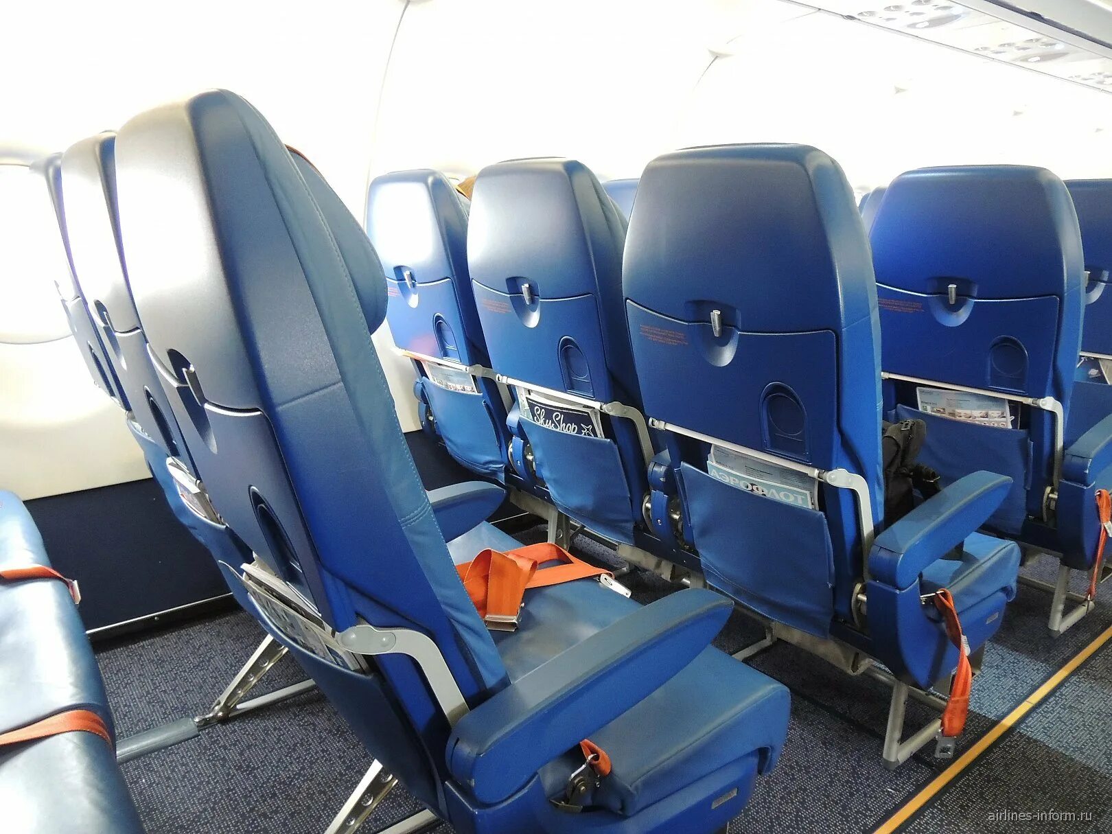 Кресла в самолете аэрофлот. А321 аэрофлот салон. Аэробус а 321 салон. Airbus a319 салон аэрофлот. Аэробус а320 аэрофлот салон.