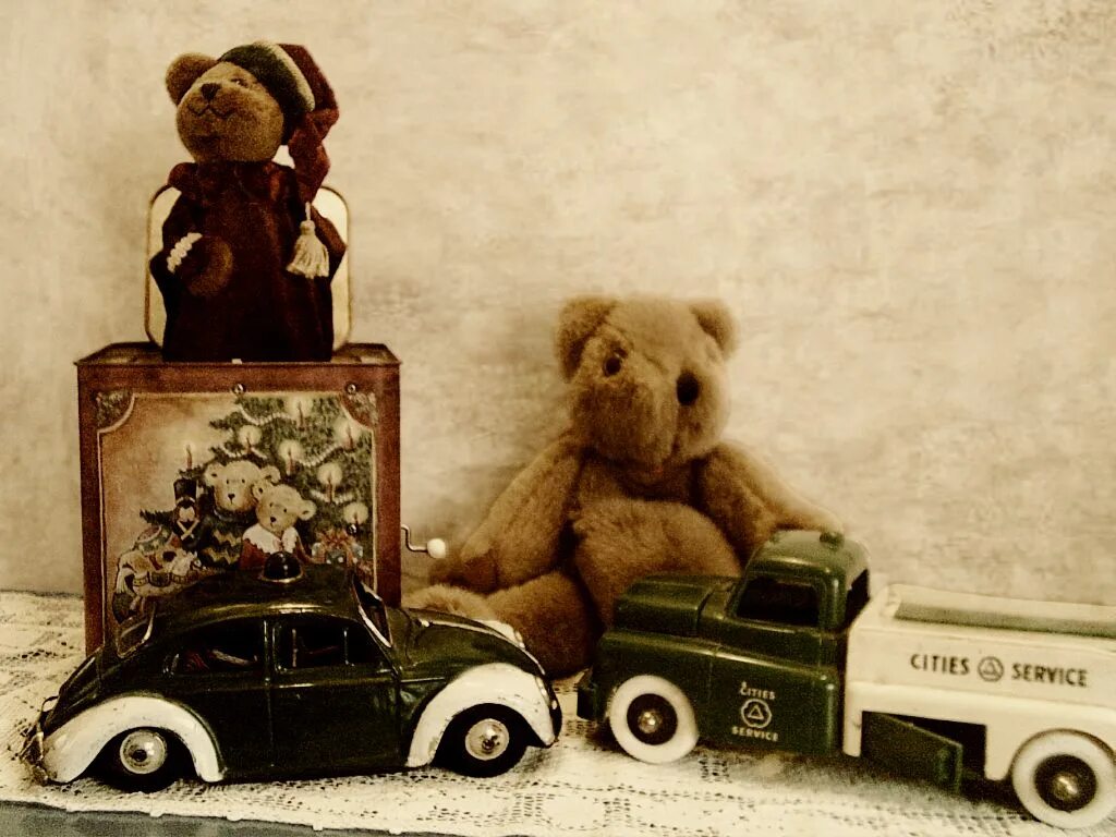 Древняя игрушка дональд дак целлулоид сша. Игрушки 1000 мелочей красивое фото. Олд игрушки в детстве. Овечка в колесе. Олд игрушки.