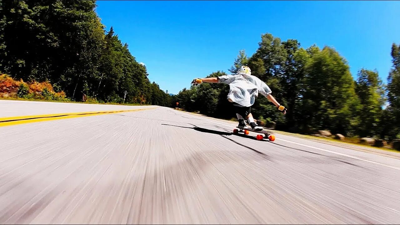 Speed best. Лонгборд Downhill. Даунхилл скейтборд. Даунхилл на лонгборде. Скейт парк Лонгбординг.