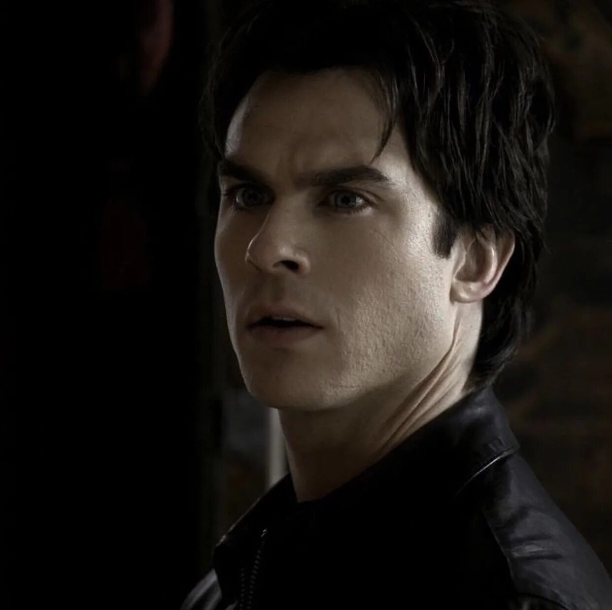 Деймон сальваторе дневники вампира. Деймон сальваторе. Деймон сальваторе. Деймон сальваторе вампир. Йен сомерхолдер дневники вампира.