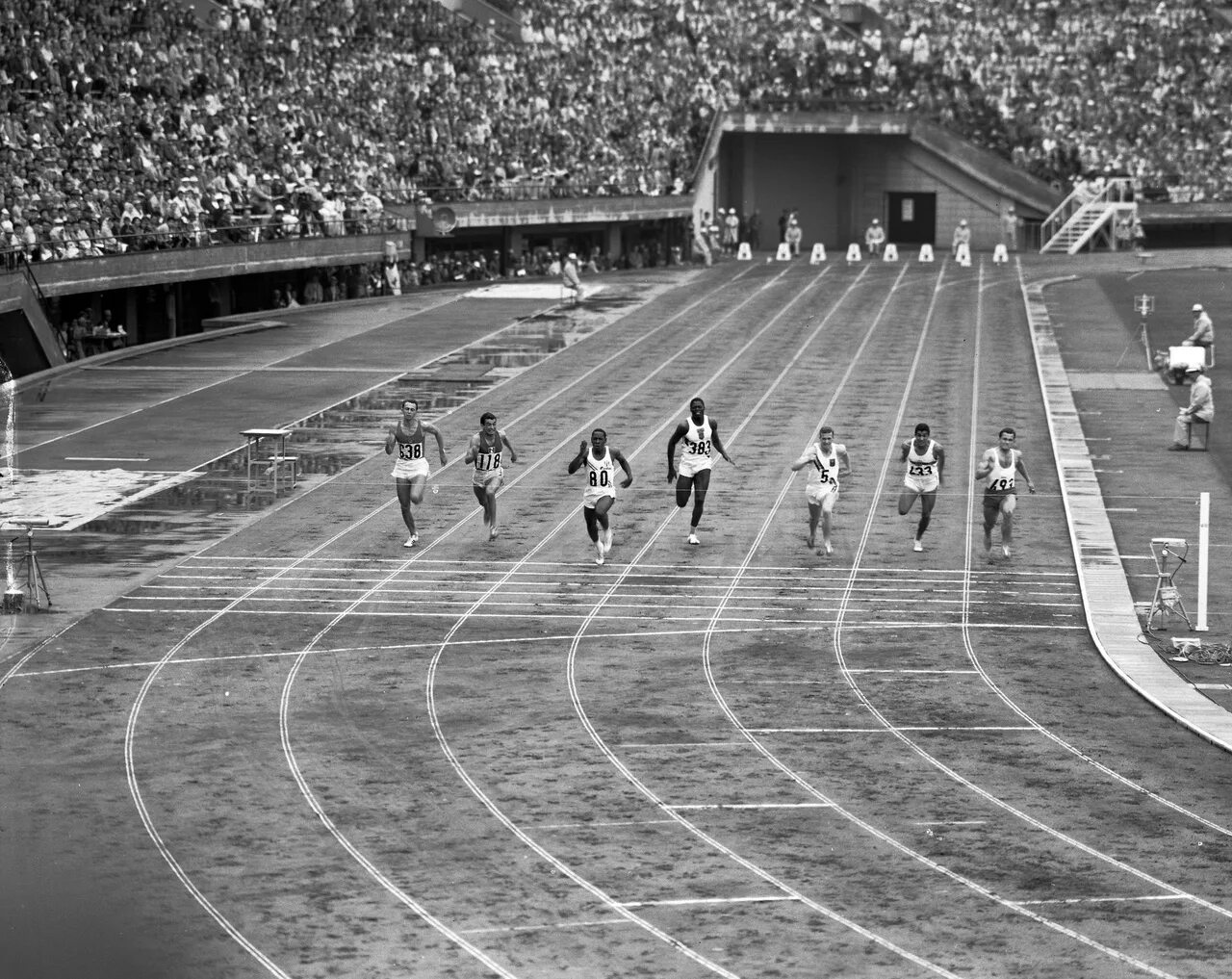 Олимпийские игры в Токио 1964 года. Власов Токио 1964. Мехико Олимпийский стадион 1968.