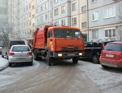 Грузовики в жилой зоне