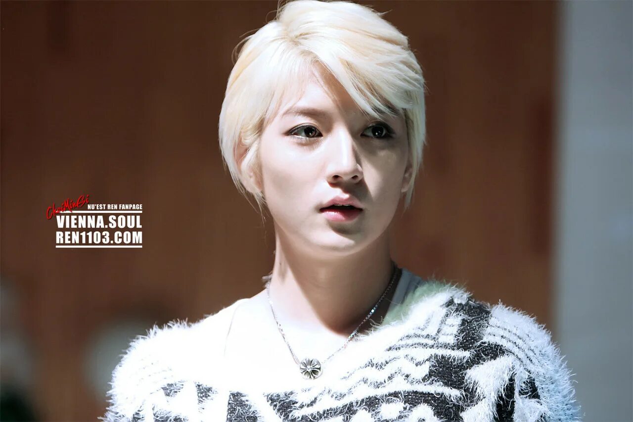 Nu est рен. Nu est рен с длинными волосами блондин. король шаман рен тао. Nuest рен. рен тв 7 канал красноярск.