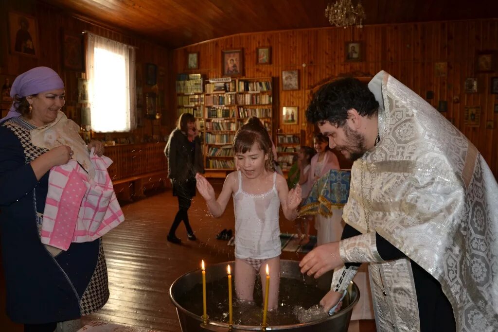 дети на службе в храме. книга дети на приходе. малыши на приходе. дети в саду. православные дети.