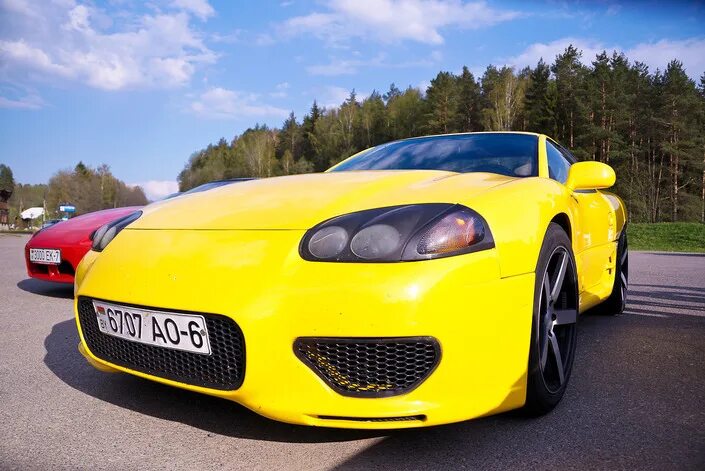 Могилев номера машин. Брошенный роллс ройс минск. Могилев машинки. Могилев машинки. Машинка в могилёве.