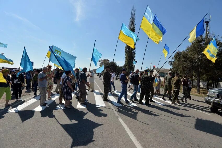 Блокада крыма. Татарские националисты.