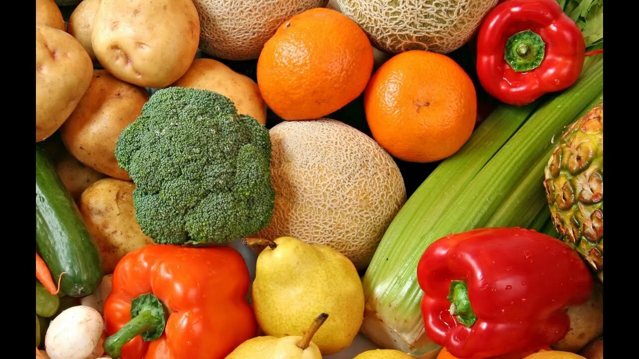 Овощи и фрукты. Овощи на рынке. Овощные продукты это. Овощные продукты это. Овощные продукты это.