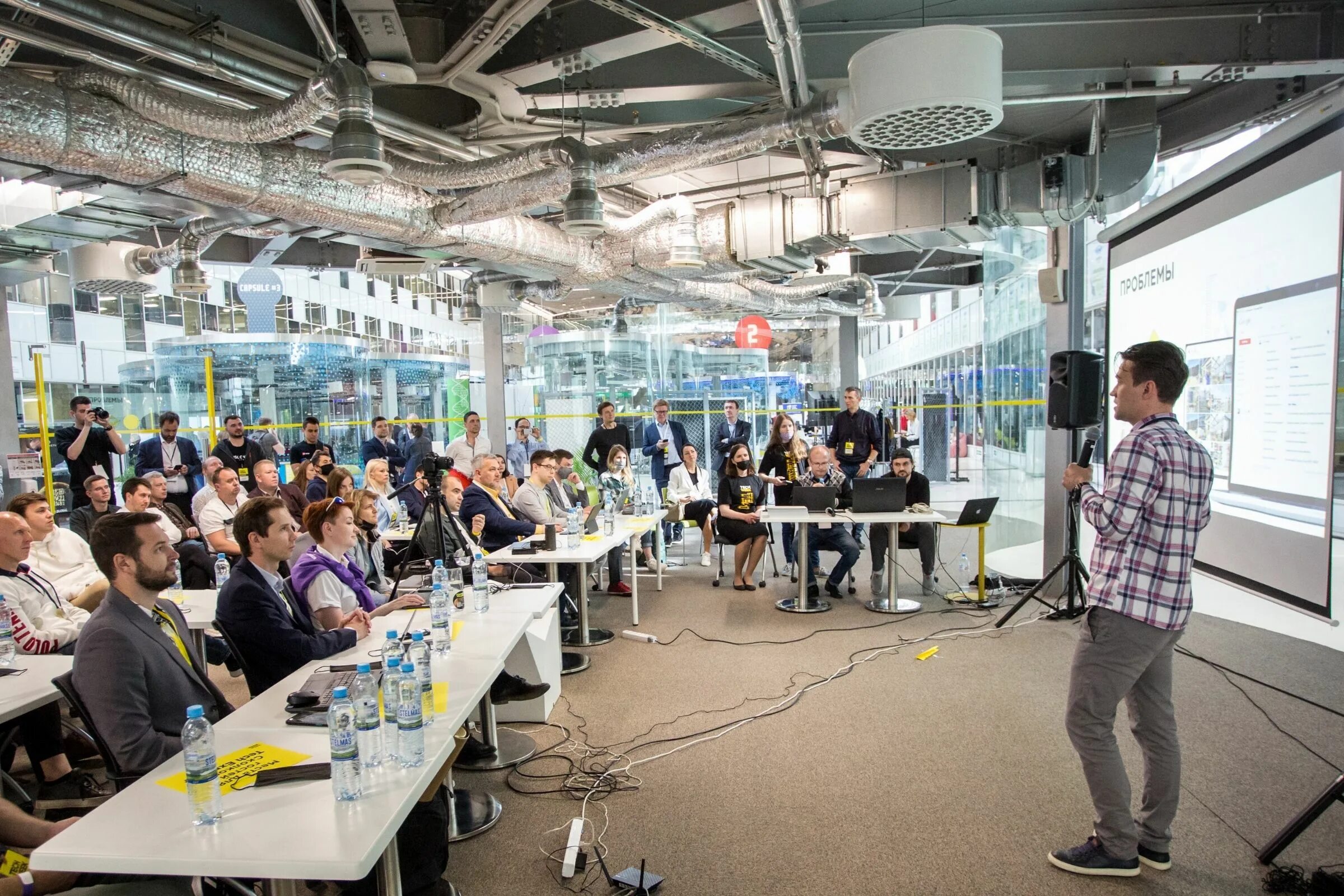 Экспотрейд. Techweek Moscow 2022. Tech week выставка. Tech week Сколково стенды. Tech week 2022 стендисты.