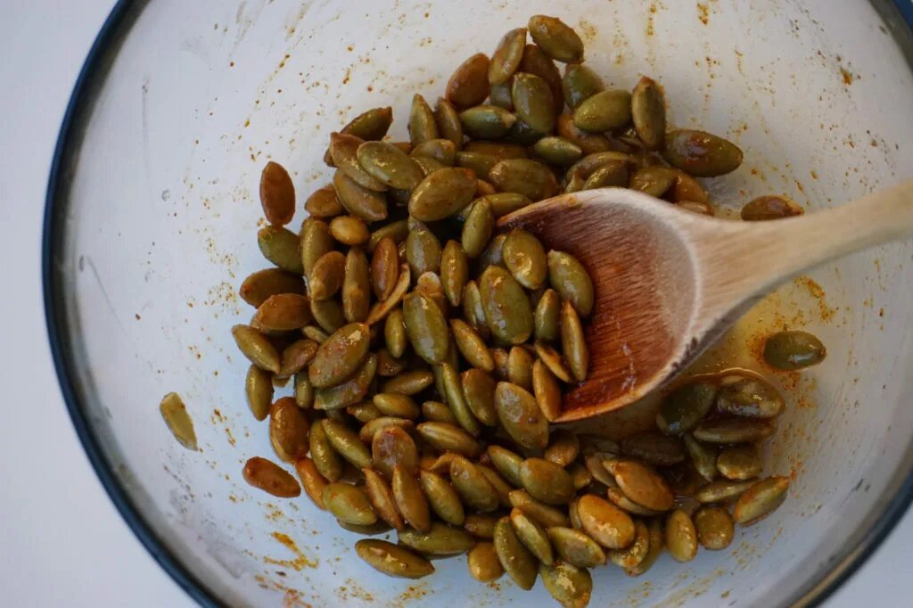 Семечки при желчном можно ли. Кальций в тыквенных семечках. Семечки при желчном можно ли. Семена тыквенные жареные. Вареная свекла при желчекаменной болезни.