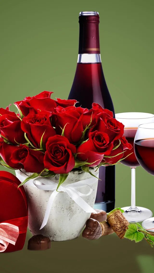 Цветы и шампанское. Букет цветов и вино. Вино и цветы. Цветы вино конфеты.