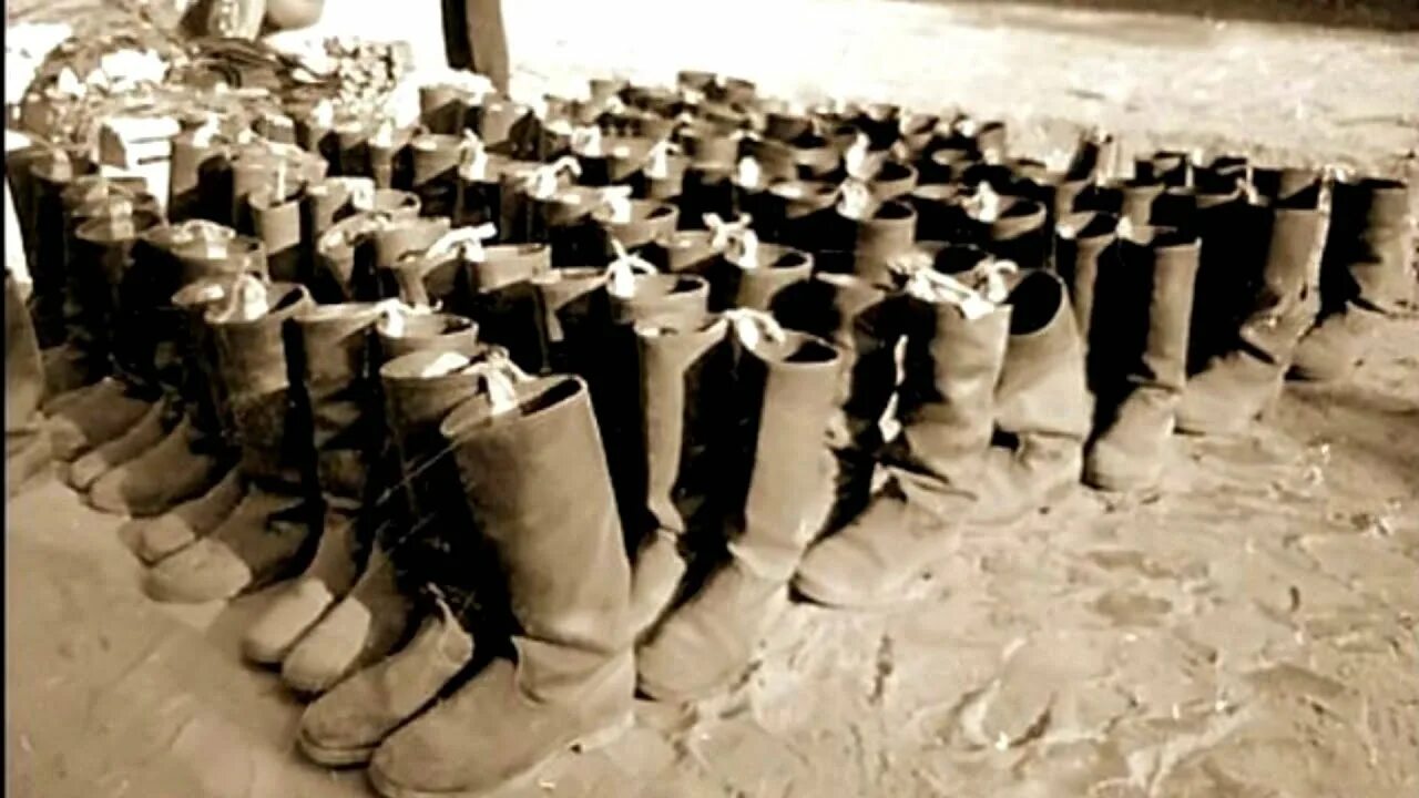 Не оказалось сапог. Кирзовые сапоги 1941 года.