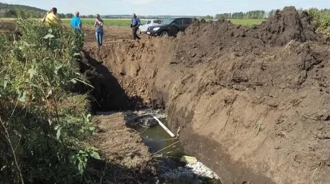 Человек обошел круглое озеро диаметром