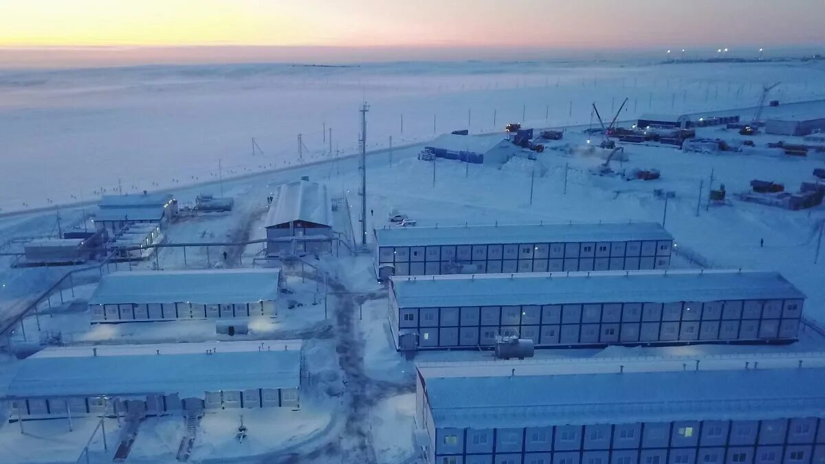 Завод арктик спг 2. Арктик спг 2 платформа. Арктик спг-2 мурманск. Завод в арктике по сжижению газа. Новатек арктик.