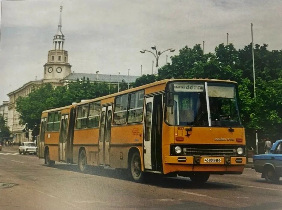 Городской транспорт воронеж. Воронежский автобус Икарус. История городского транспорта. Транспорт Воронежской области. История городского транспорта Воронежа.