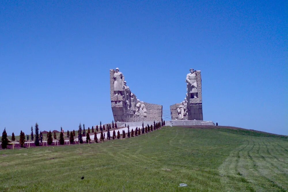 Самбек сегодня. Самбек ростовская область музей. мемориал славы самбекские высоты. таганрог самбекские высоты музей.