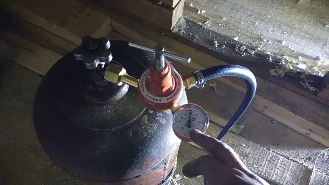 Как подключить газовую горелку к баллону. Газовая горелка для баллона с пропаном 50 литров. подсоединить редуктор к газовому баллону. теплоизоляция газовых баллонов. подогрев баллона с пропаном.