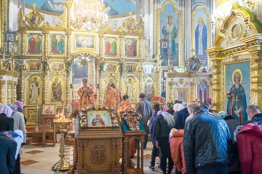 Настоятель никитского храма курск. Священники павлово посадского благочиния. Никитский храм курск. Отец роман никитский храм курск. Никитский храм курск священники.