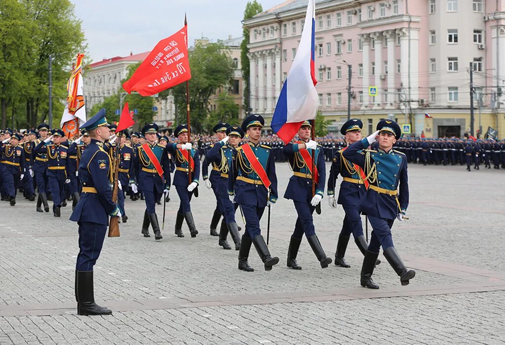 Когда начинается парад. Парад Победы Воронеж. Парад Воронеж 2022. Парад в Воронеже 9 мая 2022. Площадь Ленина Воронеж парад.