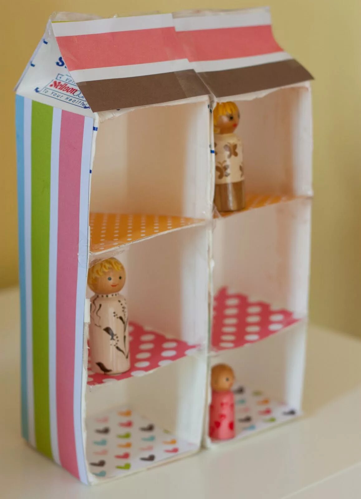 Поделка из коробок от лекарств. Коробка для рассады. Поделки из коробок от сока. Картонные коробки для рассады. Поделки из коробок.