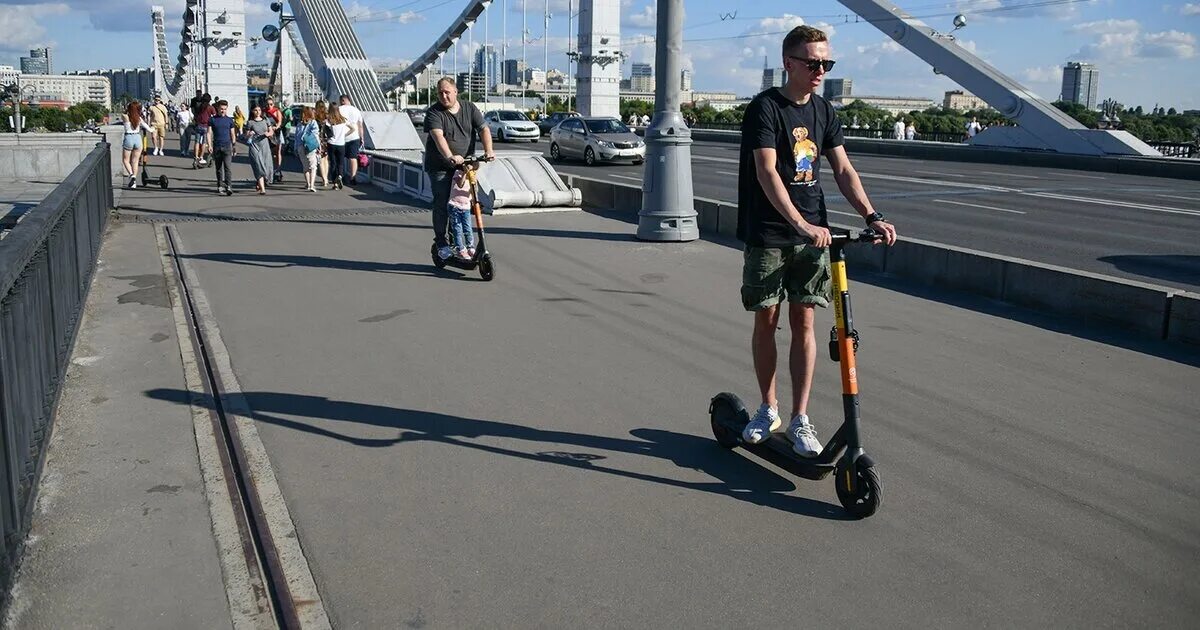 Когда вернут электросамокаты. Электросамокат авария. ДТП на электросамокатах.