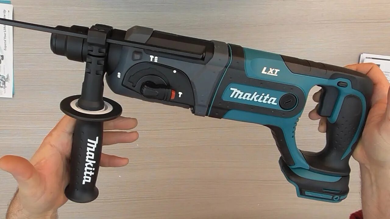 Макита 18 перфоратор. Перфоратор Makita dhr202rf. Перфоратор аккумуляторный SDS-Plus Makita dhr202rf. Перфоратор Makita dhr242rfe. Перфоратор Makita dhr202z 18v li-ion LXT 20mm.