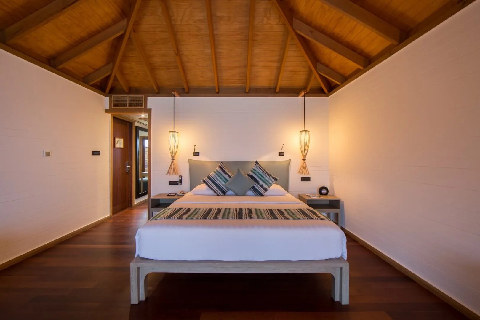 Vilamendhoo island resort. Виламенду отель Мальдивы. Vilamendhoo Island Resort 4. Vilamendhoo 4 Мальдивы. Meeru Island Resort Spa.