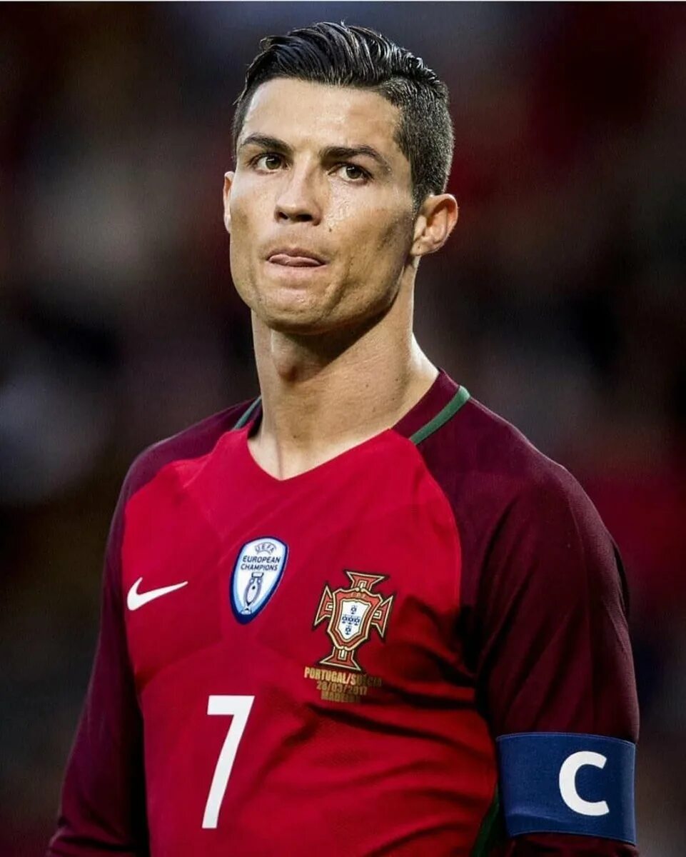 Роналдо зубастик фото. Игроки реал мадрид с роналдо. Ronaldo с языком. Криштиану футболист. Криштиану роналду.