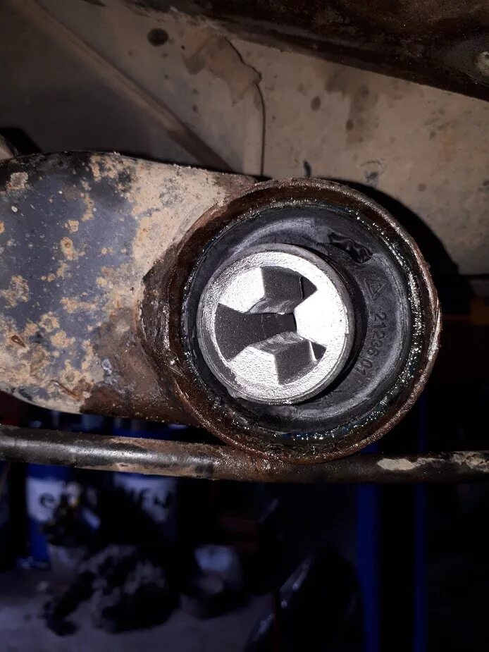 Замена сайлентблока skoda. Замена сайлентблока skoda