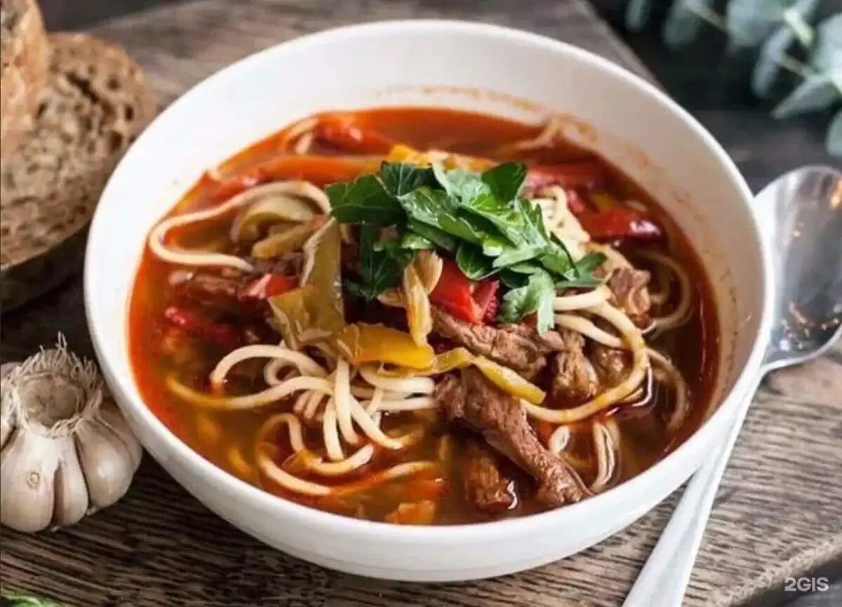 Лагман дунганский лапша азия. Лагман уйгурский. Как правильно варить лагман. Сорпа лагман. Как правильно варить лагман.