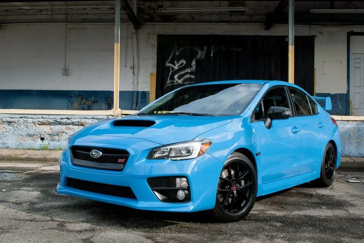 Hyper blue. Subaru Hyper Blue. WRX 2018 STI Blue. Диски Субару WRX 2018. Hyper Blue 2016 Subaru.