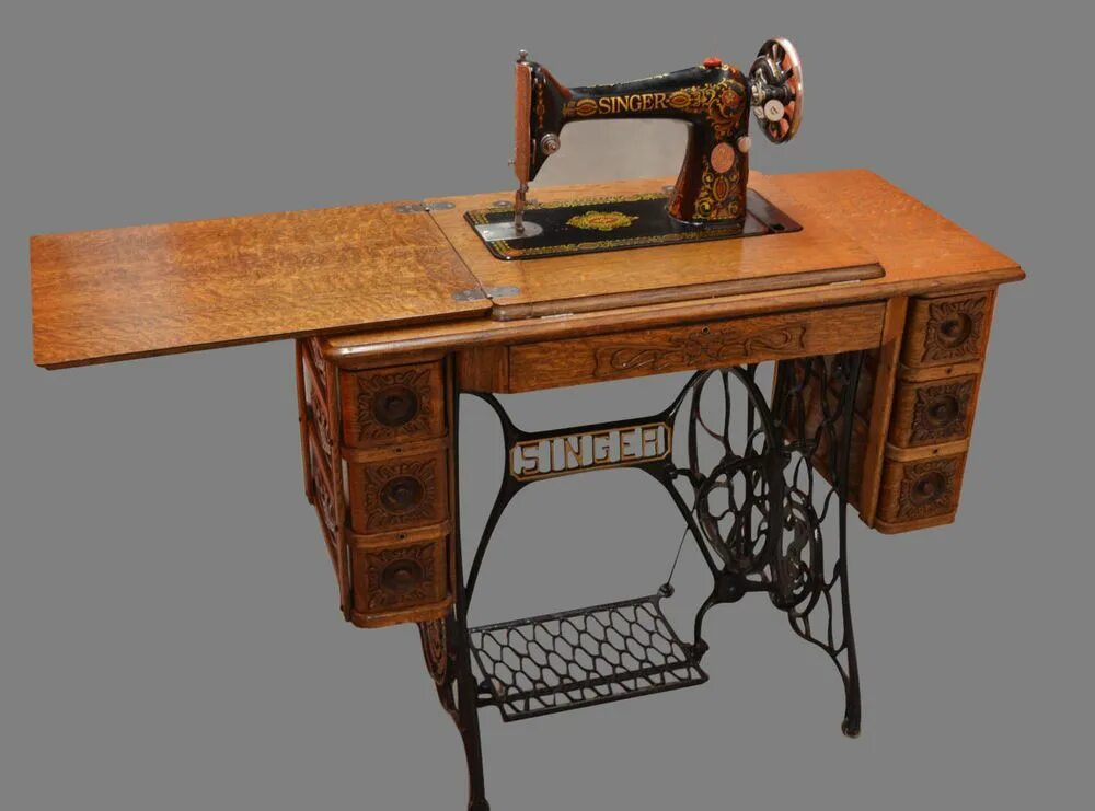 Швейные машинки старого образца зингер. Швейная машинка Зингера 1841. Швейная машинка Singer Зингер. Кабинетная швейная машинка Зингер 66.