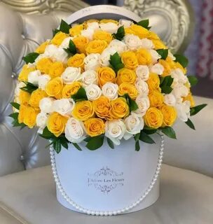 Букет желто белые розы