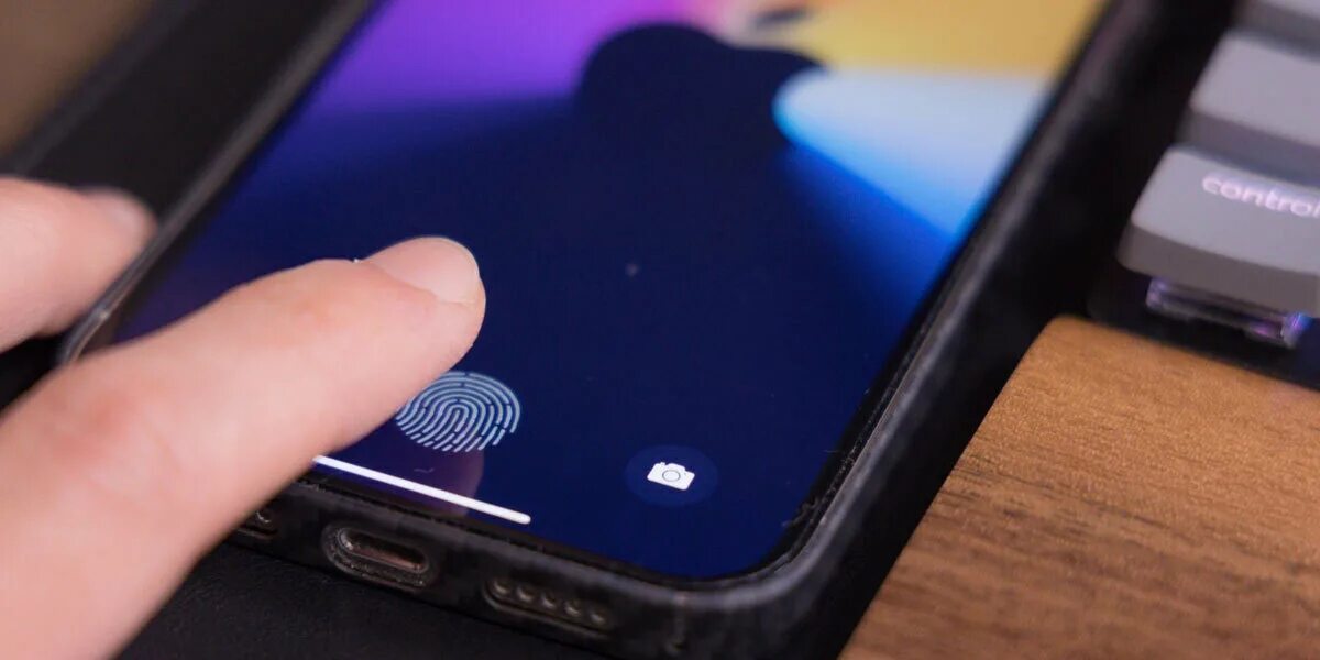 Заблокируют ли айфоны в 2024. Iphone 13 Touch ID. Сканер отпечатков пальцев Apple. Iphone 13 Pro Touch ID. Айфон 13 подэкранный сканер.