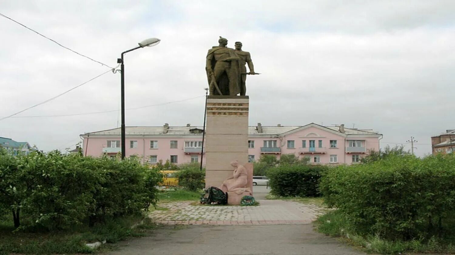 Татарск новосибирская. Памятник борцам за советскую власть Татарск. Мемориальный комплекс Татарск. Памятники в Татарске Новосибирской области. Город Татарск Новосибирская область достопримечательности.