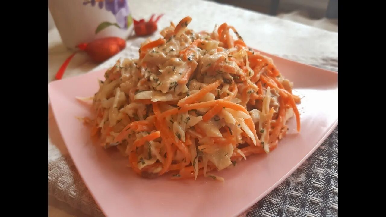 Салат с курицей и корейской морковкой кухня наизнанку. Салат Императрица с курицей и корейской морковью. Салат Женя с морковью по корейски. Пирожки с корейской морковкой и курицей. Куриная грудка с морковью по корейски